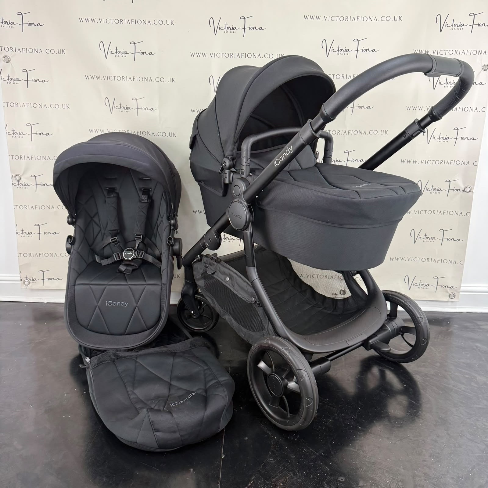 PRELOVED iCandy Orange 3 Carrycot & Pushchair - All Black
