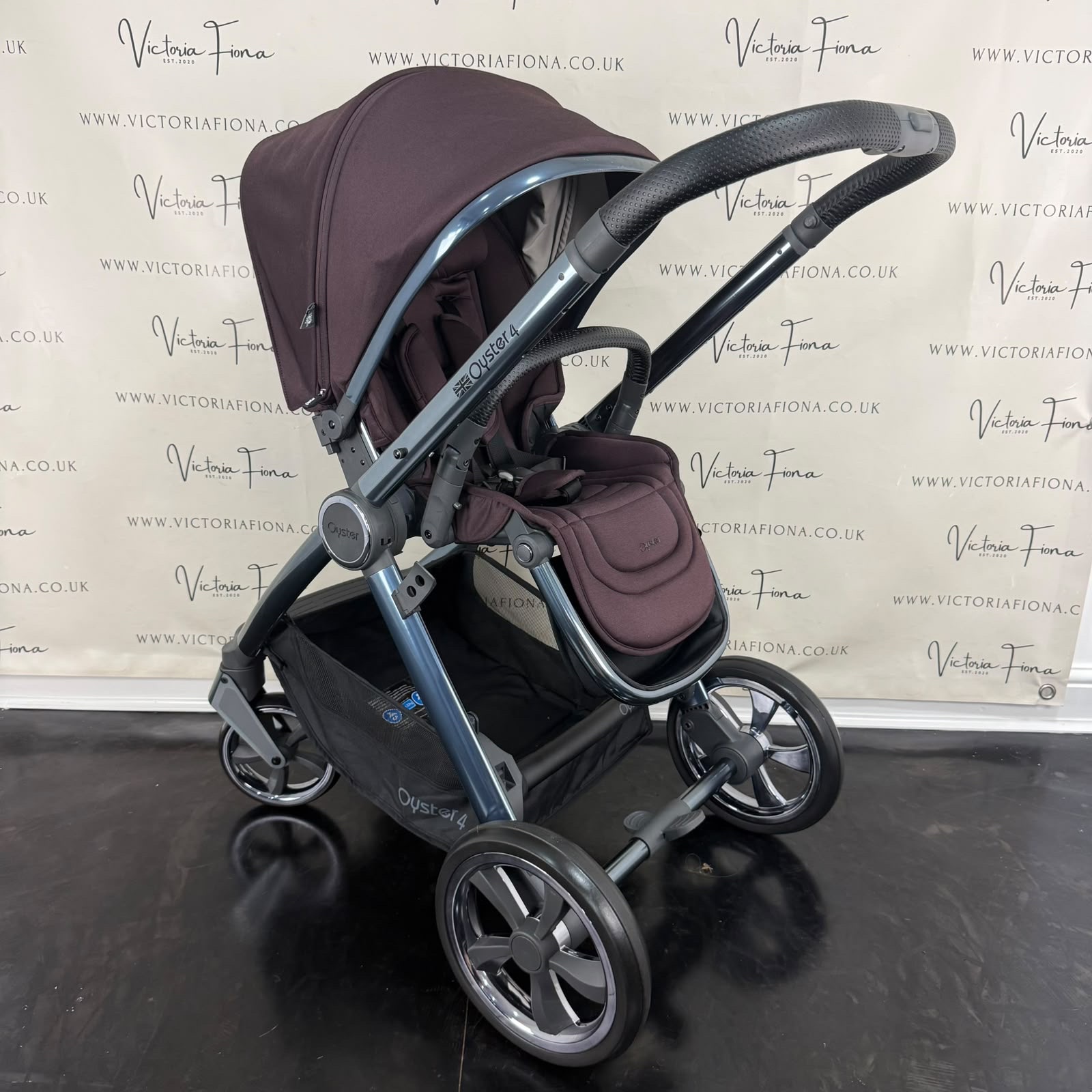 PRELOVED Babystyle Oyster 4 Pushchair & Carrycot with Car Seat & Isofix - Mulberry - Image 6