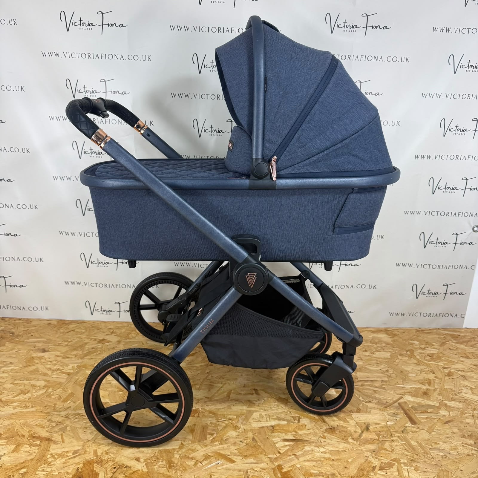 PRELOVED Venicci Tinum Carrycot & Pushchair with Car Seat & Isofix – Stylish Blue - Image 5