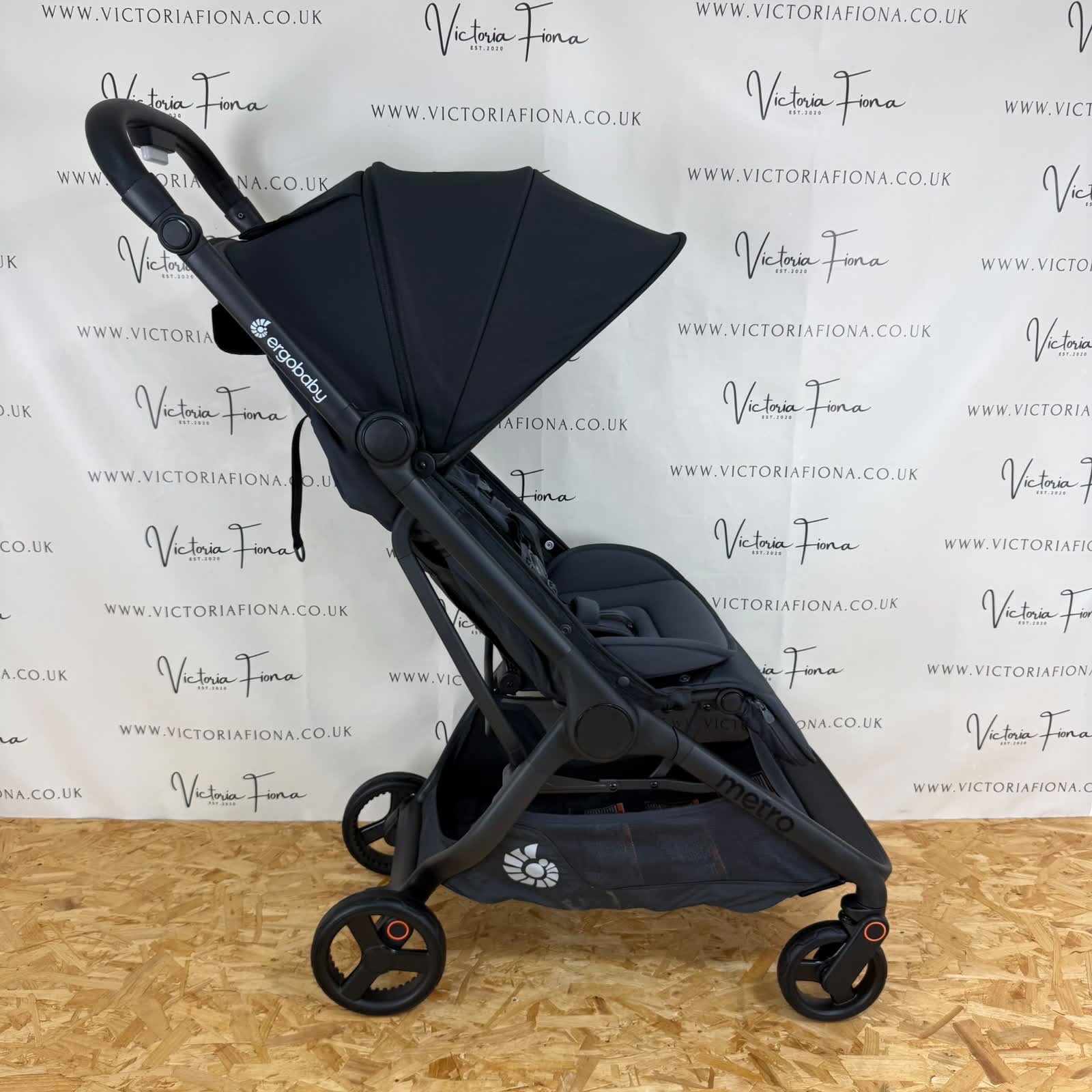 EX DISPLAY Ergobaby Metro 3 Compact City Stroller in Onyx Black RRP£339 - Image 5