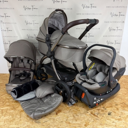 PRELOVED Egg 3 Pushchair & Carrycot with Car Seat & Isofix – Jurassic Mink
