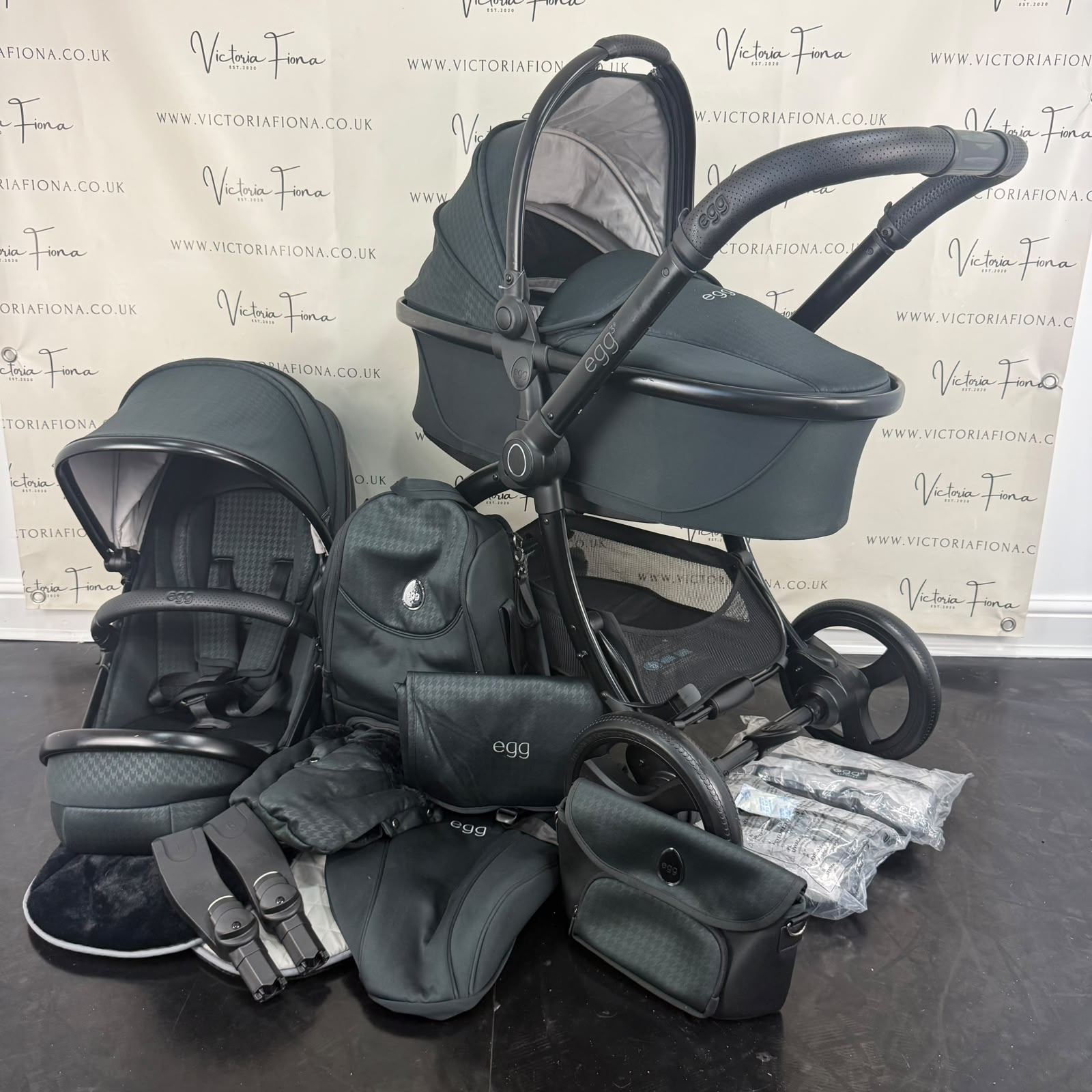 PRELOVED Egg 3 Pushchair, Carrycot - Houndstooth Black