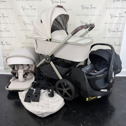 PRELOVED Venicci Tinum Upline Carrycot & Pushchair with Maxi Cosi Pebble 360 and Isofix - Stone