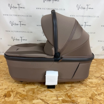 NEW Silver Cross Cove Carrycot - Maple