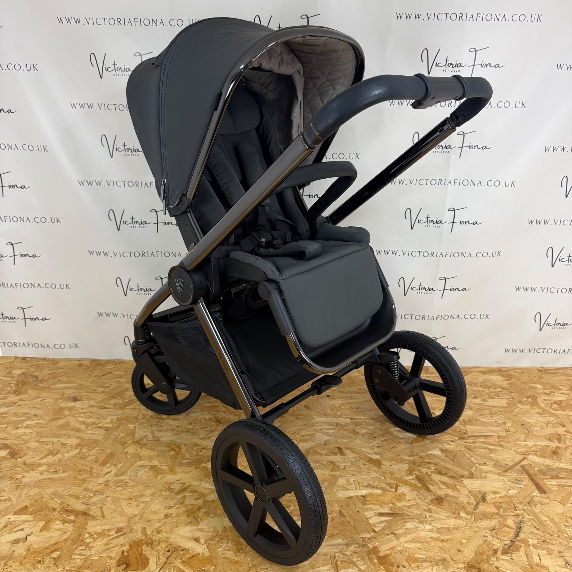 PRELOVED Venicci Tinum Upline SE Carrycot & Pushchair - Lava - Image 6