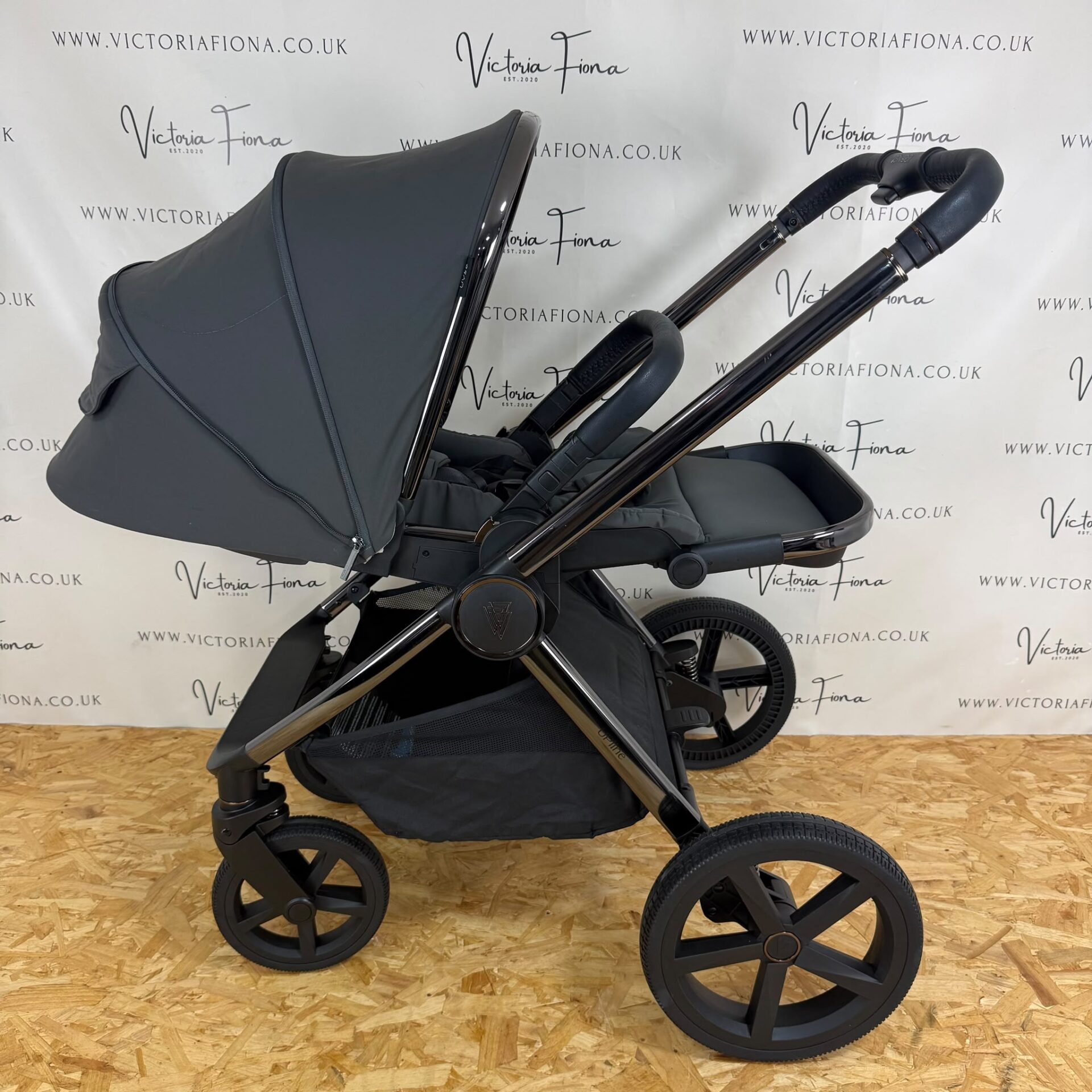 PRELOVED Venicci Tinum Upline SE Carrycot & Pushchair - Lava - Image 8