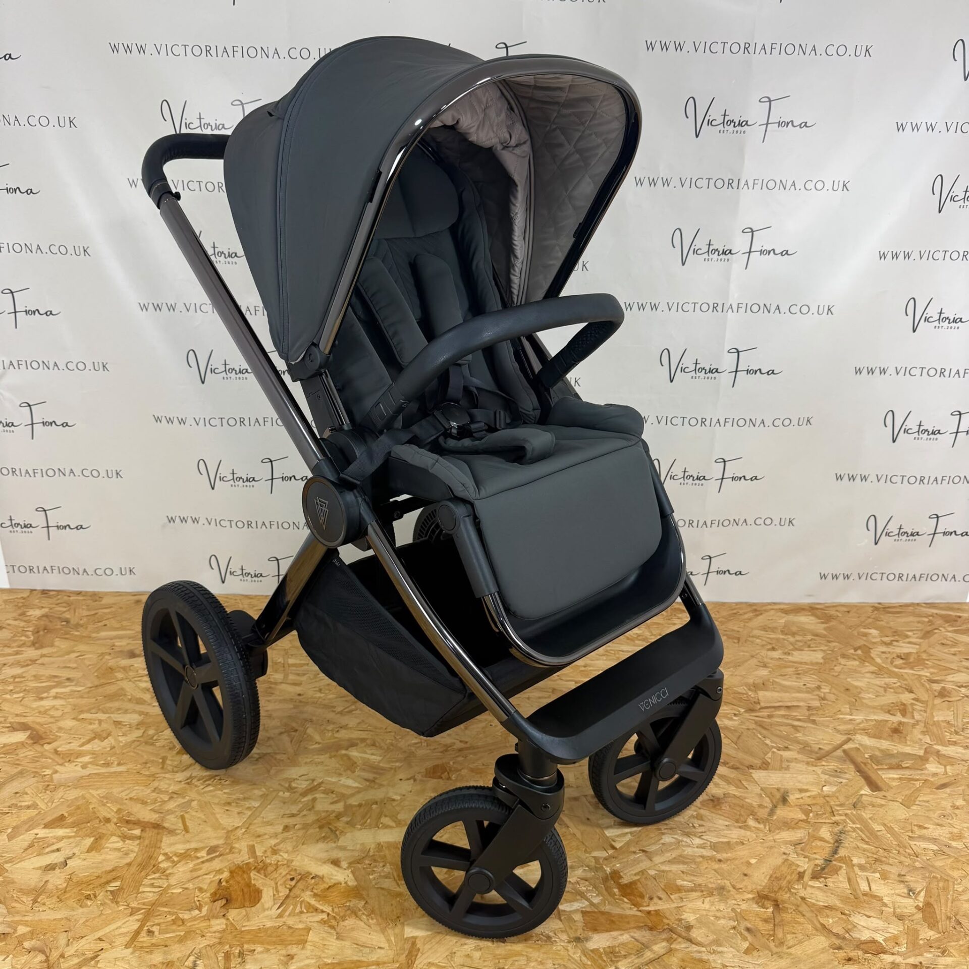 PRELOVED Venicci Tinum Upline SE Carrycot & Pushchair - Lava - Image 9