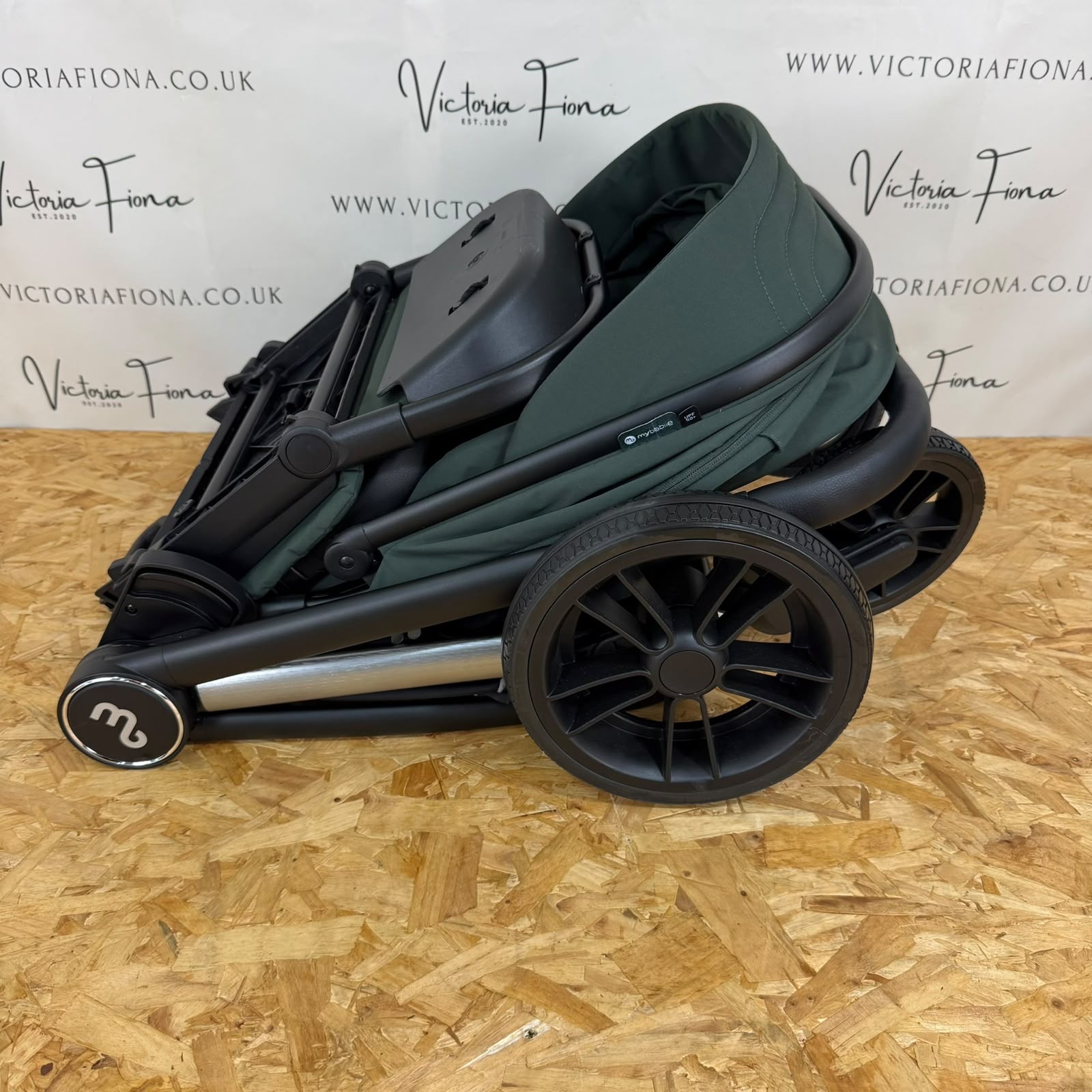 EX DISPLAY My Babiie MB450i Carrycot & Pushchair - Forest Green - Image 8