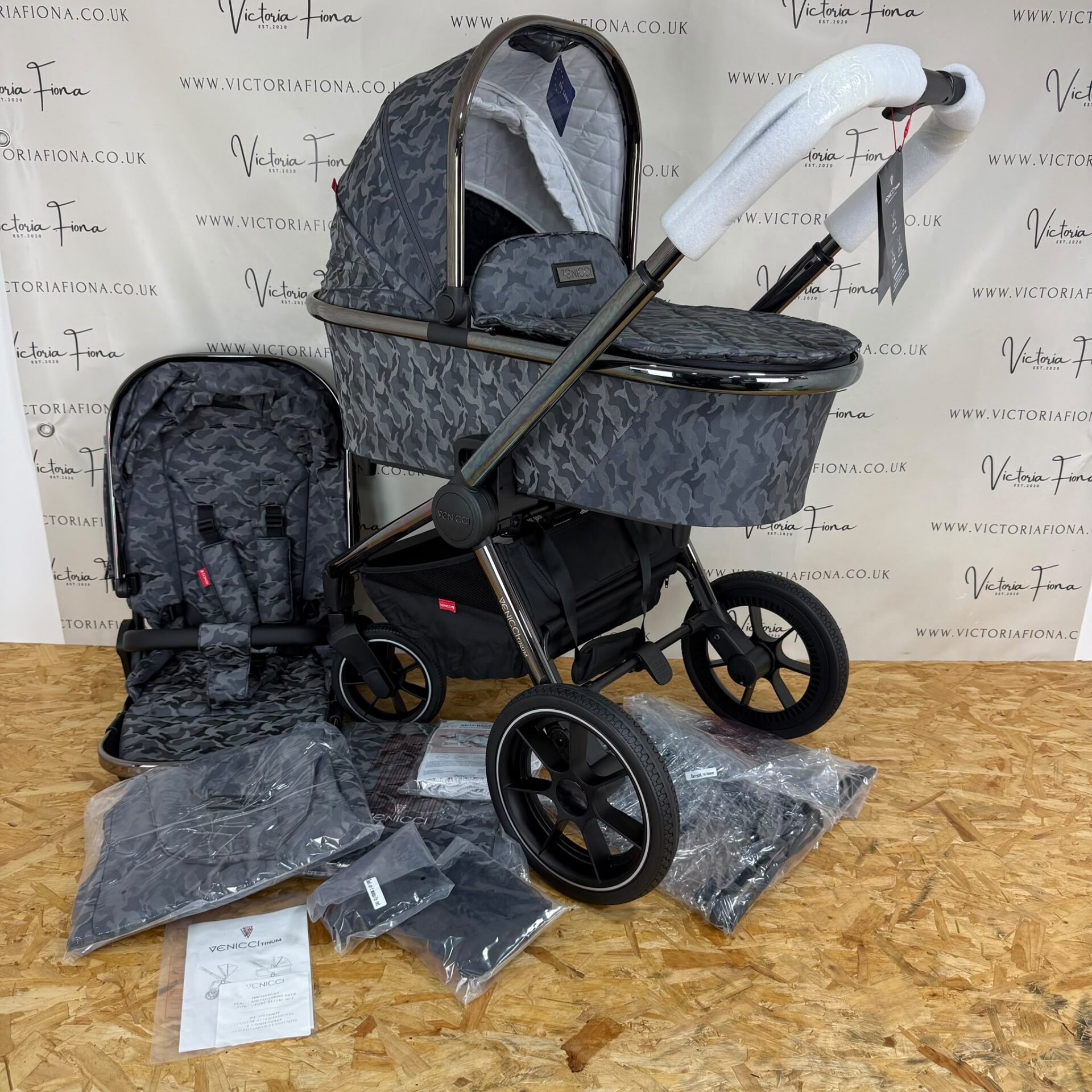 NEW Venicci Tinum Carrycot & Pushchair - Camo Grey