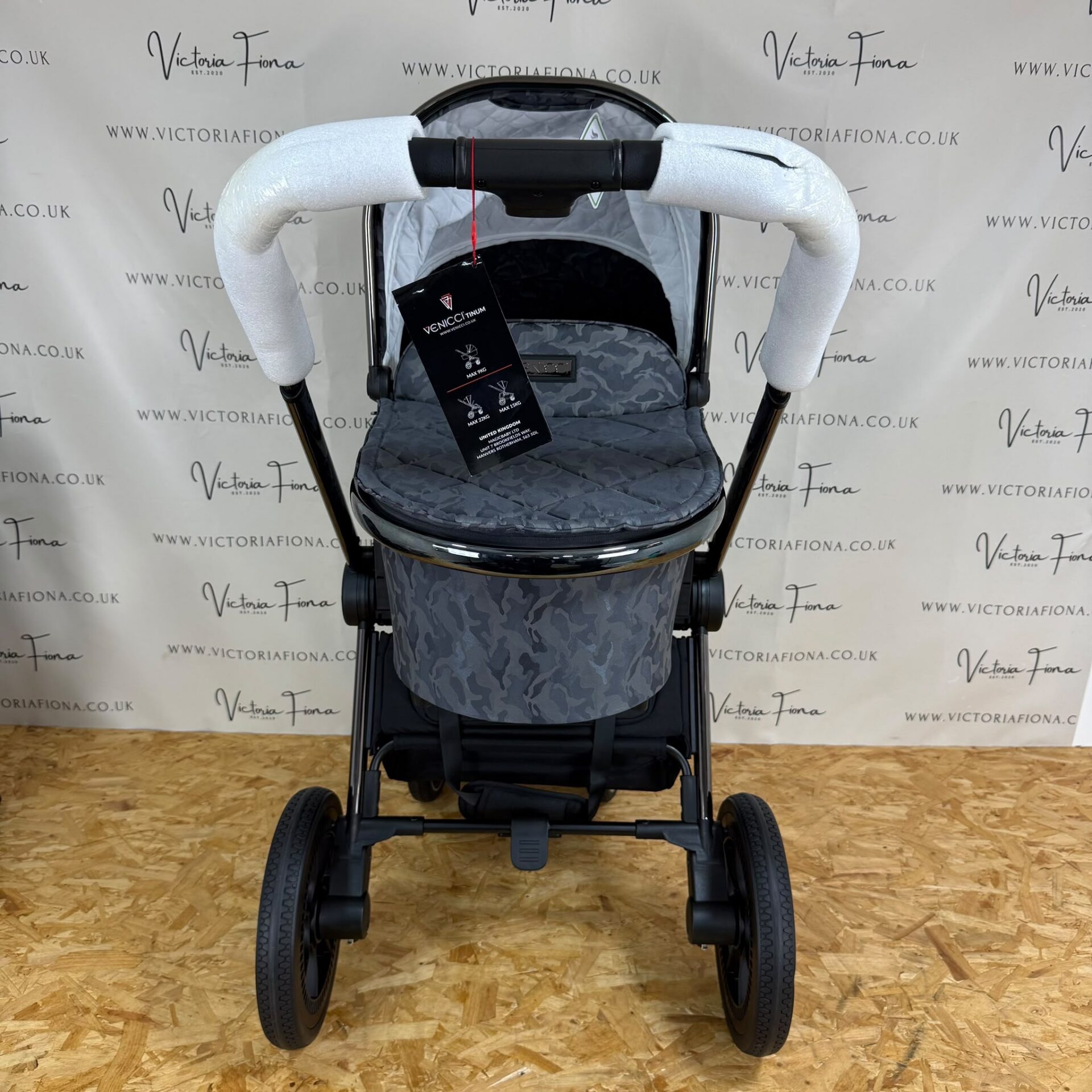 NEW Venicci Tinum Carrycot & Pushchair - Camo Grey - Image 3