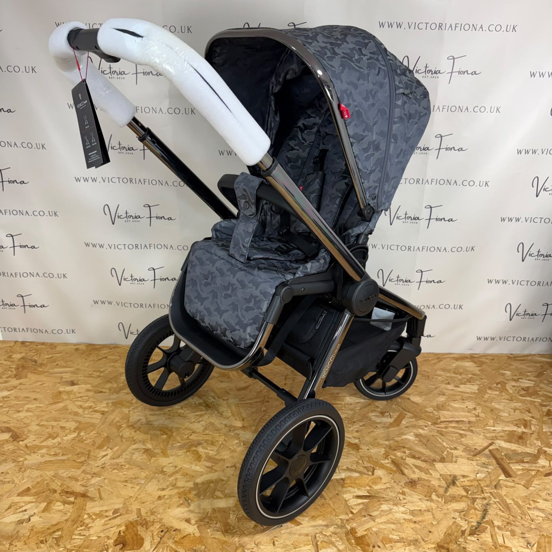 NEW Venicci Tinum Carrycot & Pushchair - Camo Grey - Image 6