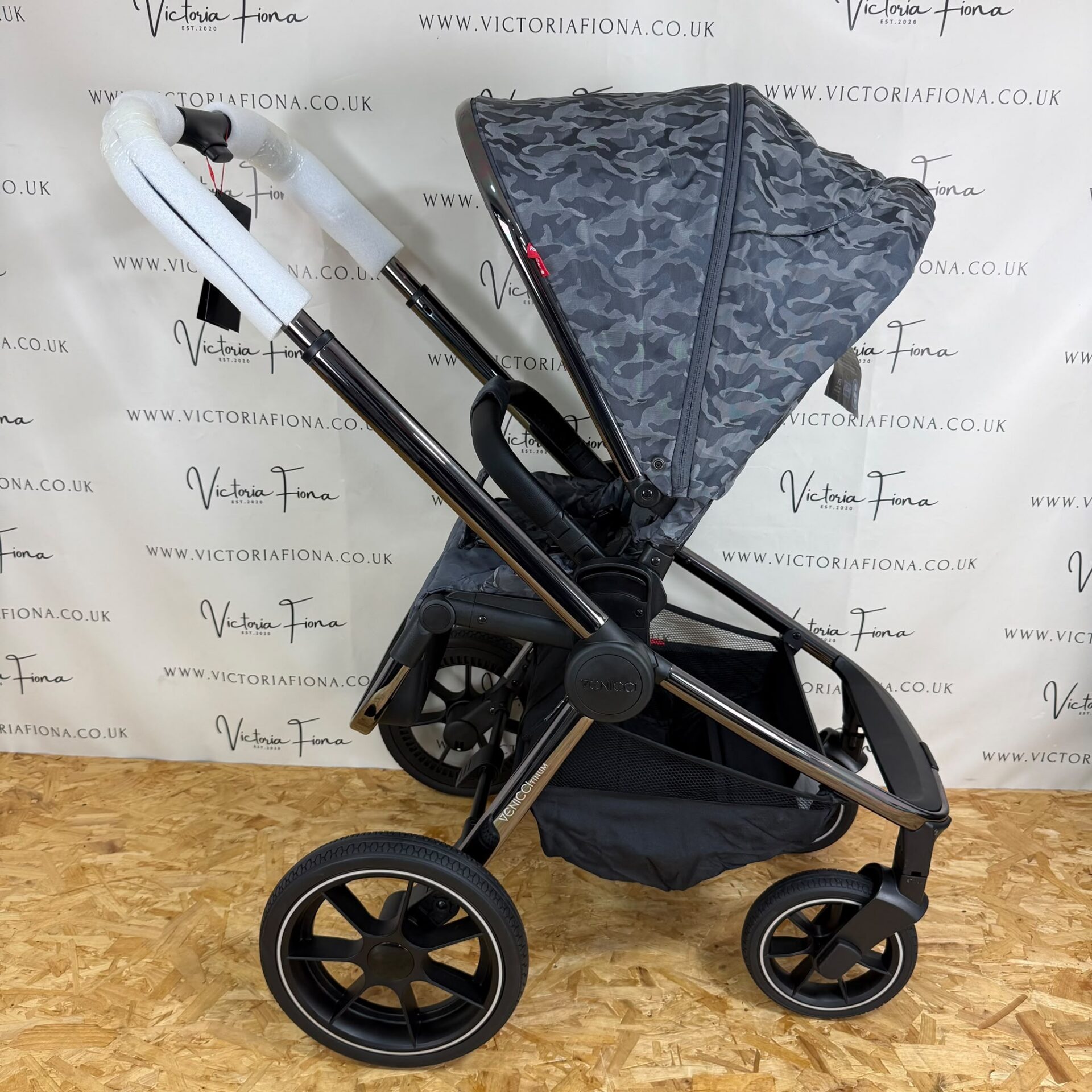 NEW Venicci Tinum Carrycot & Pushchair - Camo Grey - Image 7