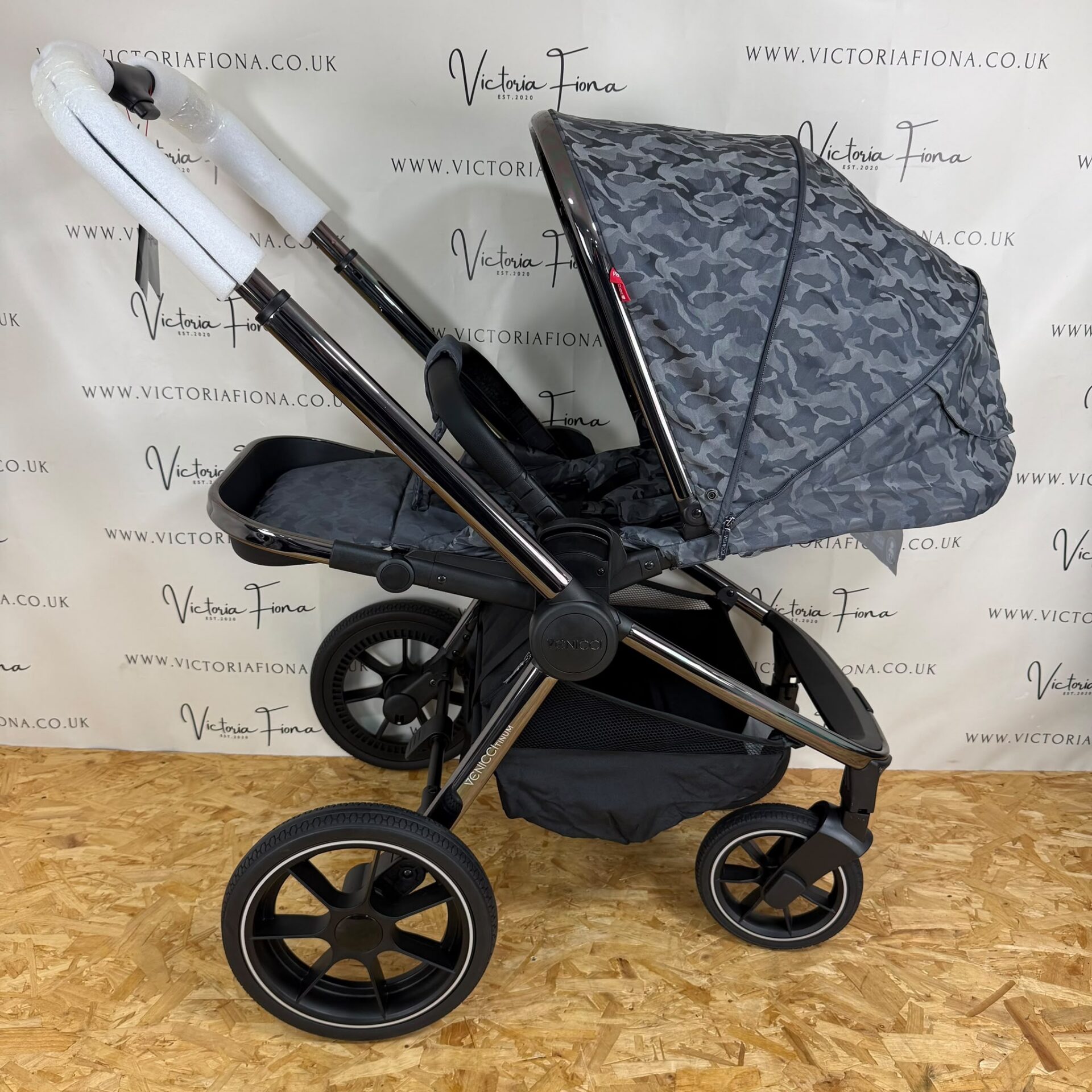 NEW Venicci Tinum Carrycot & Pushchair - Camo Grey - Image 8