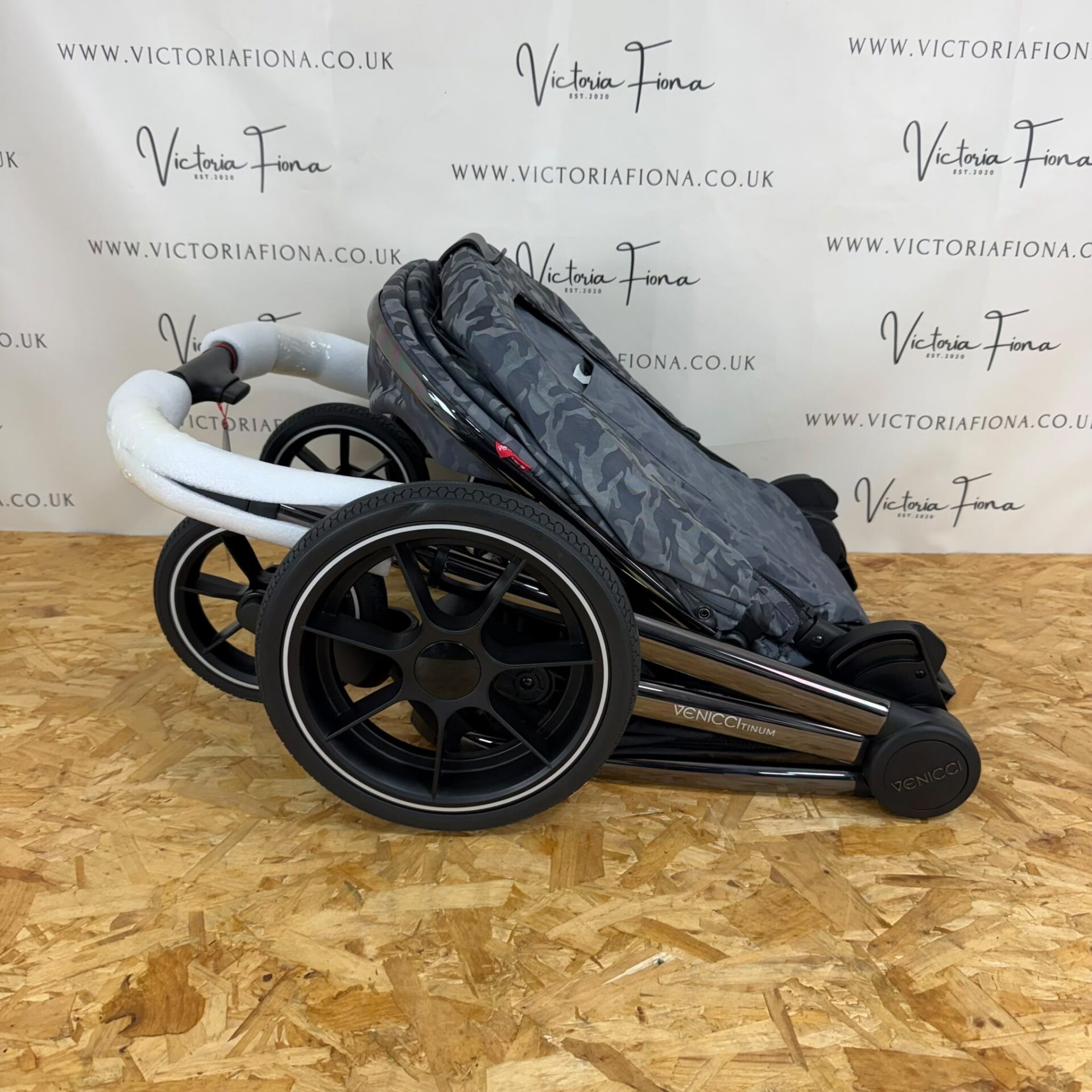 NEW Venicci Tinum Carrycot & Pushchair - Camo Grey - Image 10