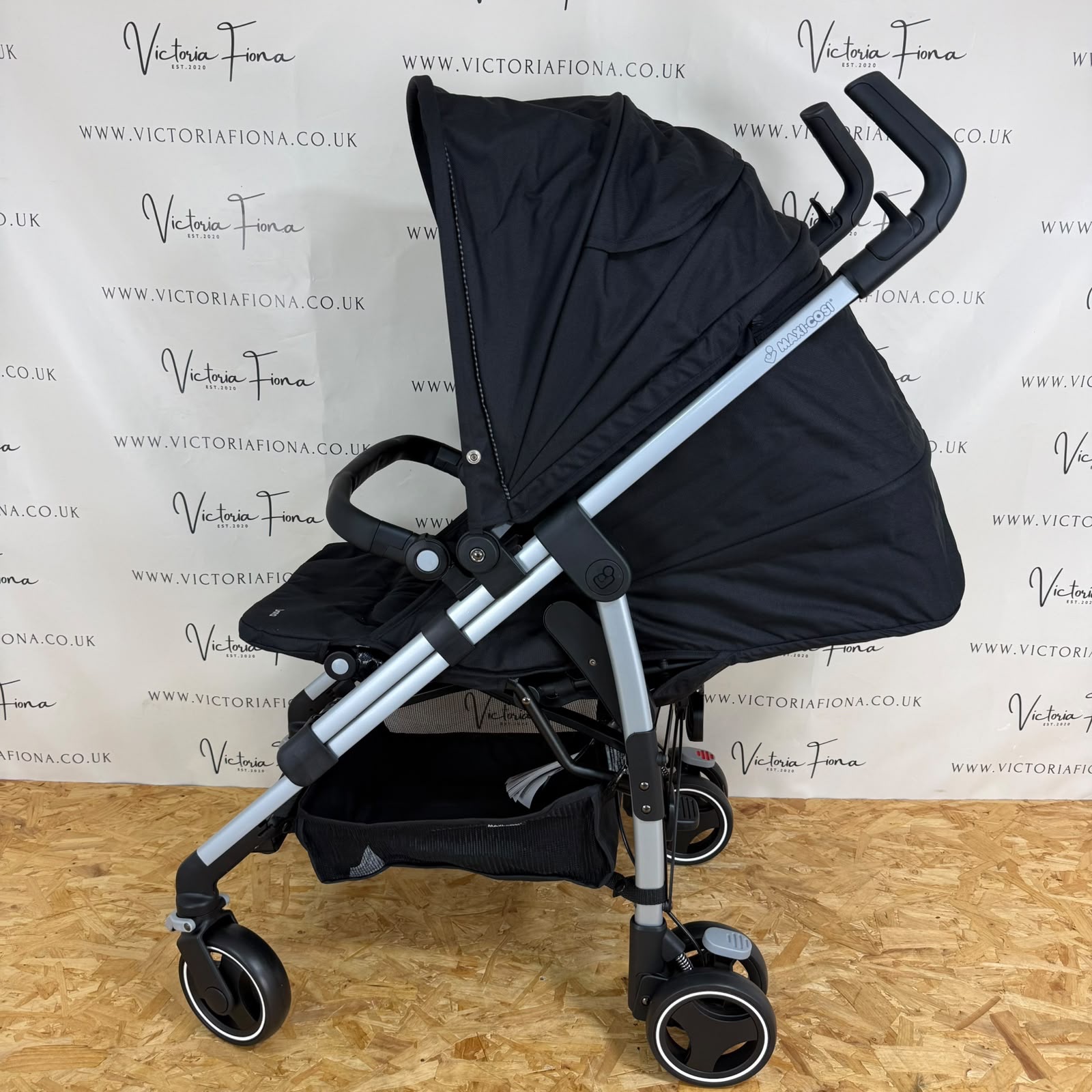 NEW Maxi Cosi Dana Compact Stroller - Black - Image 4