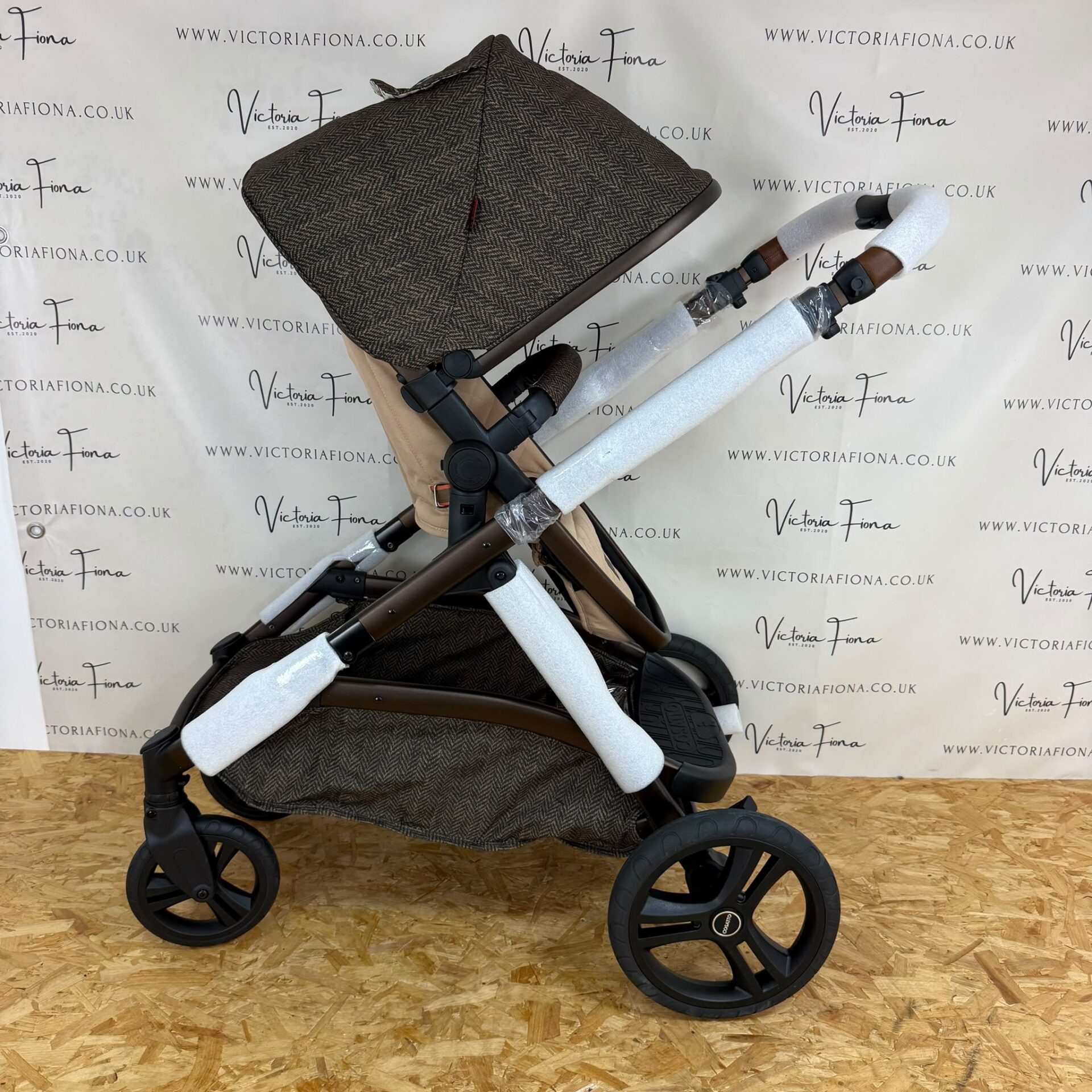 NEW Cosatto Wow XL Carrycot & Pushchair - Foxford Hall - Image 7
